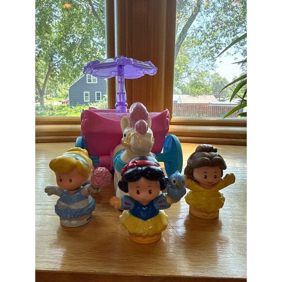 Fisher-Price Little People Disney Princess Pull-Along Musical Carriage With 3 Fi - Picture 1 of 5